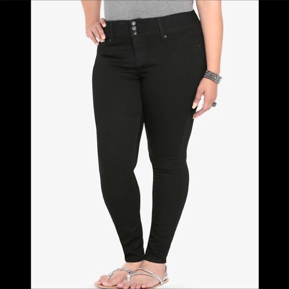 NWOT Torrid Black Jegging 22xS
